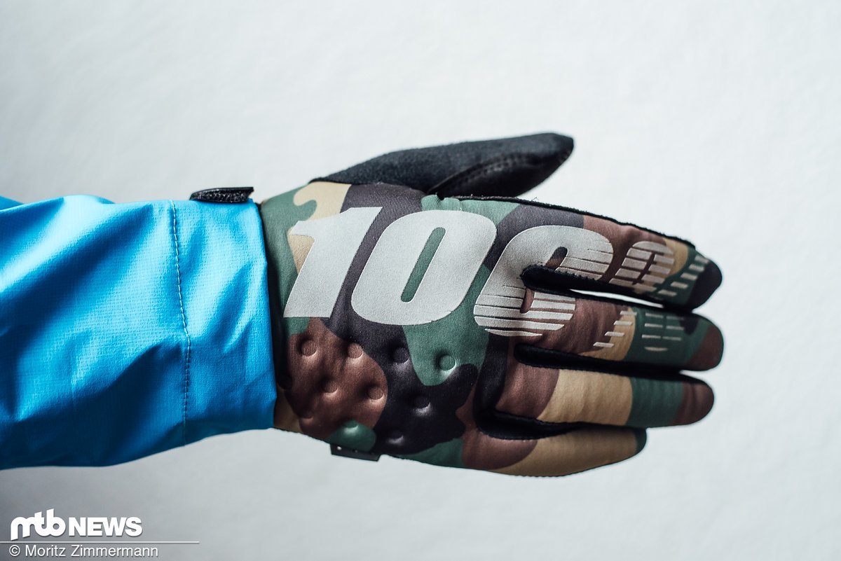Die 100% Brisker-Handschuhe sind in zahlreichen Farben sowie Größen von S bis XXL erhältlich. Die 100% Brisker-Handschuhe sind in zahlreichen Farben sowie Größen von S bis XXL erhältlich.
