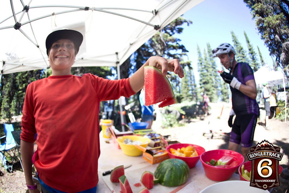 Die Essensstationen sind ein Highlight beim Singletrack6. Die Essensstationen sind ein Highlight beim Singletrack6.
