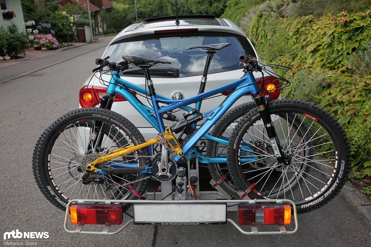 Okay, das Fahrrad wird gar nicht bergab gefahren - aber der Effekt ist der gleiche Okay, das Fahrrad wird gar nicht bergab gefahren - aber der Effekt ist der gleiche
