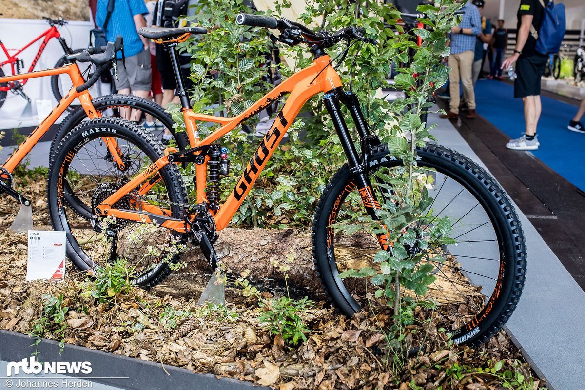 Satter Freerider: Das neue Ghost FR AMR kommt mit Stahlfederdämpfer, komplettem Fox-Fahrwerk und allen möglichen Raffinessen Satter Freerider: Das neue Ghost FR AMR kommt mit Stahlfederdämpfer, komplettem Fox-Fahrwerk und allen möglichen Raffinessen