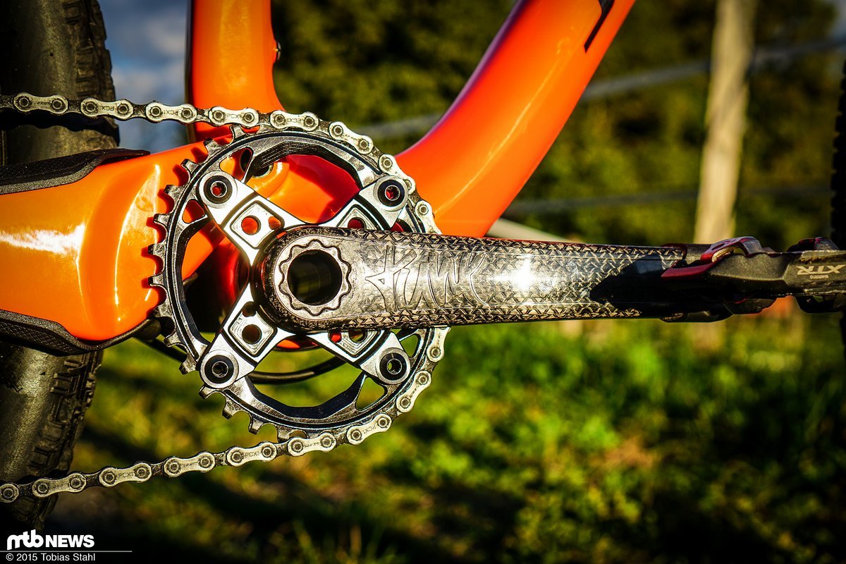 Montiert am Bike integriert sich die schlanke Kurbel nahtlos und unauffällig Montiert am Bike integriert sich die schlanke Kurbel nahtlos und unauffällig
