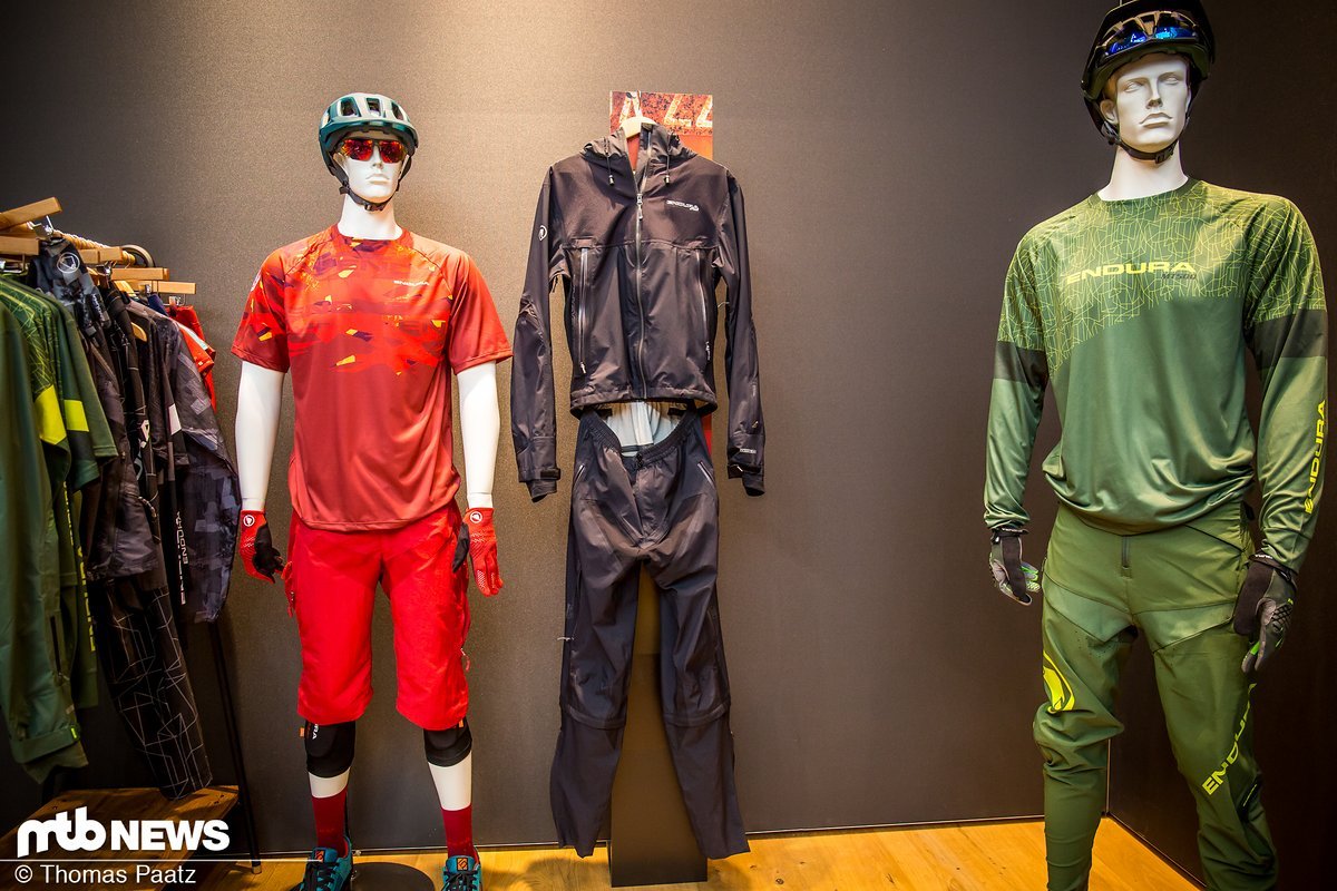 Der Endura MT500 One-Piece Regenanzug wurde für die unangenehmeren Bike-Tage im Jahr entwickelt und wird 459,99 € kosten. Der Endura MT500 One-Piece Regenanzug wurde für die unangenehmeren Bike-Tage im Jahr entwickelt und wird 459,99 € kosten.
