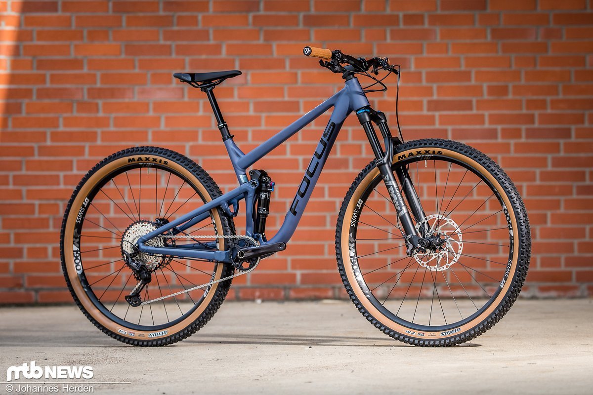 Das Focus Jam 6.8 Seven ist, wie der Name sagt, die 27.5"-Version der mittleren 6.8er-Ausstattung. Parallel gibt es eine 29"-Variante. Das Focus Jam 6.8 Seven ist, wie der Name sagt, die 27.5"-Version der mittleren 6.8er-Ausstattung. Parallel gibt es eine 29"-Variante.
