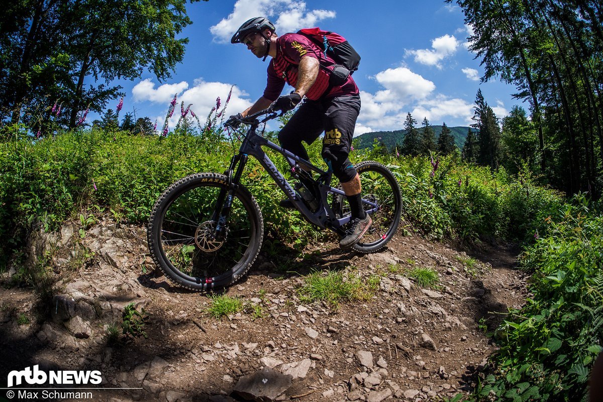 Bringt man Kraft auf die Pedale, dann überträgt das neue 5010 diese dank einer sehr steifen Konstruktion zügig auf den Trail Bringt man Kraft auf die Pedale, dann überträgt das neue 5010 diese dank einer sehr steifen Konstruktion zügig auf den Trail