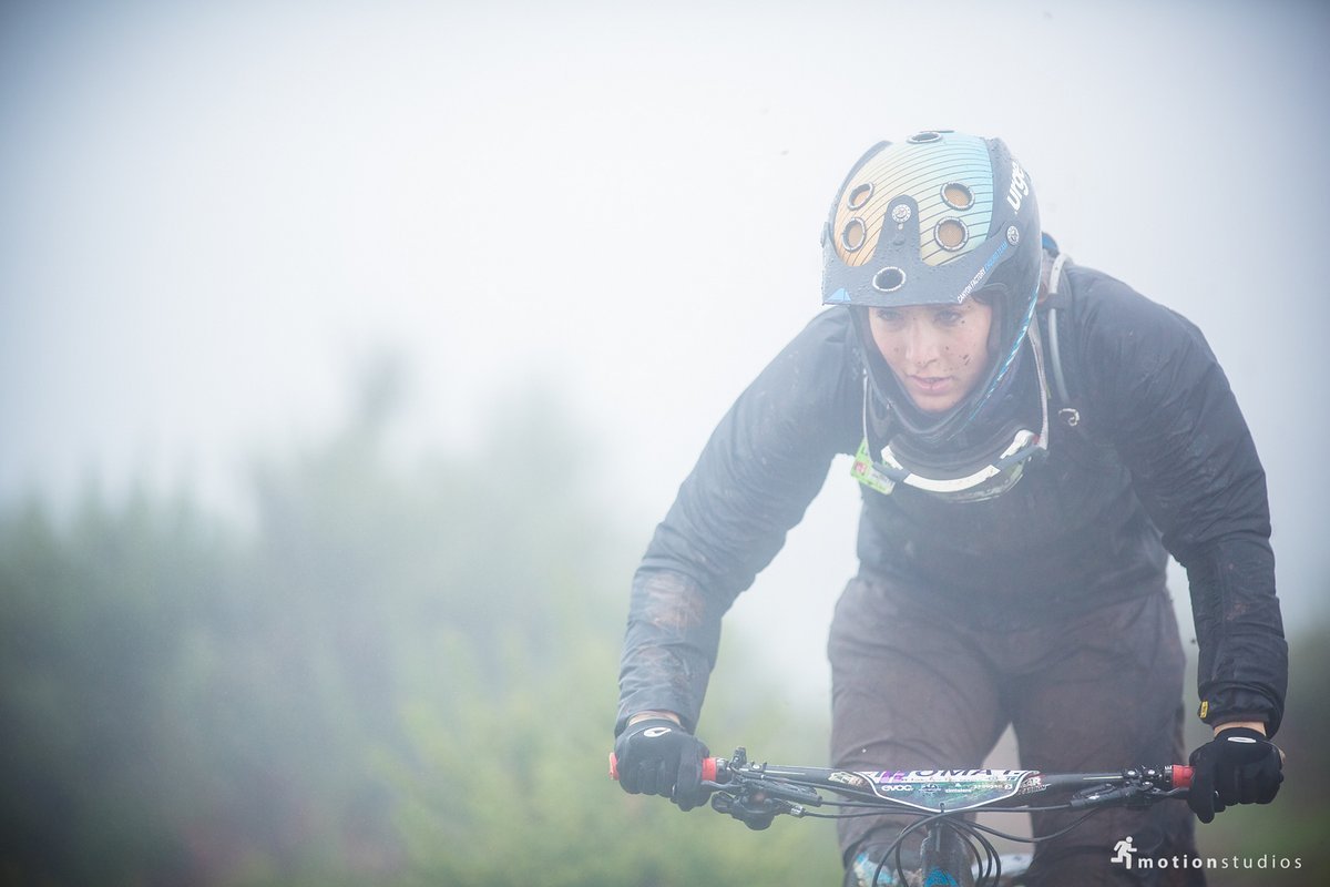 Ines kämpft sich durch den Nebel Ines kämpft sich durch den Nebel