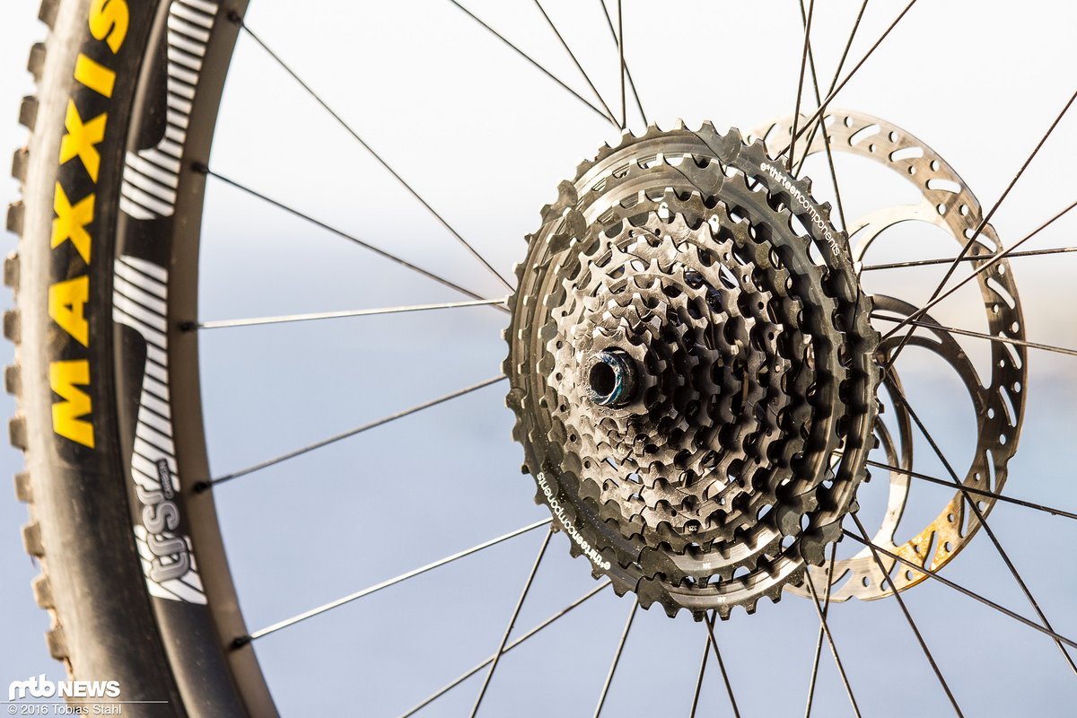 Trotz vieler Patente auf Seiten von Shimano und SRAM hat e-thirteen die TRS+ Kassette zur Serienreife gebracht Trotz vieler Patente auf Seiten von Shimano und SRAM hat e-thirteen die TRS+ Kassette zur Serienreife gebracht