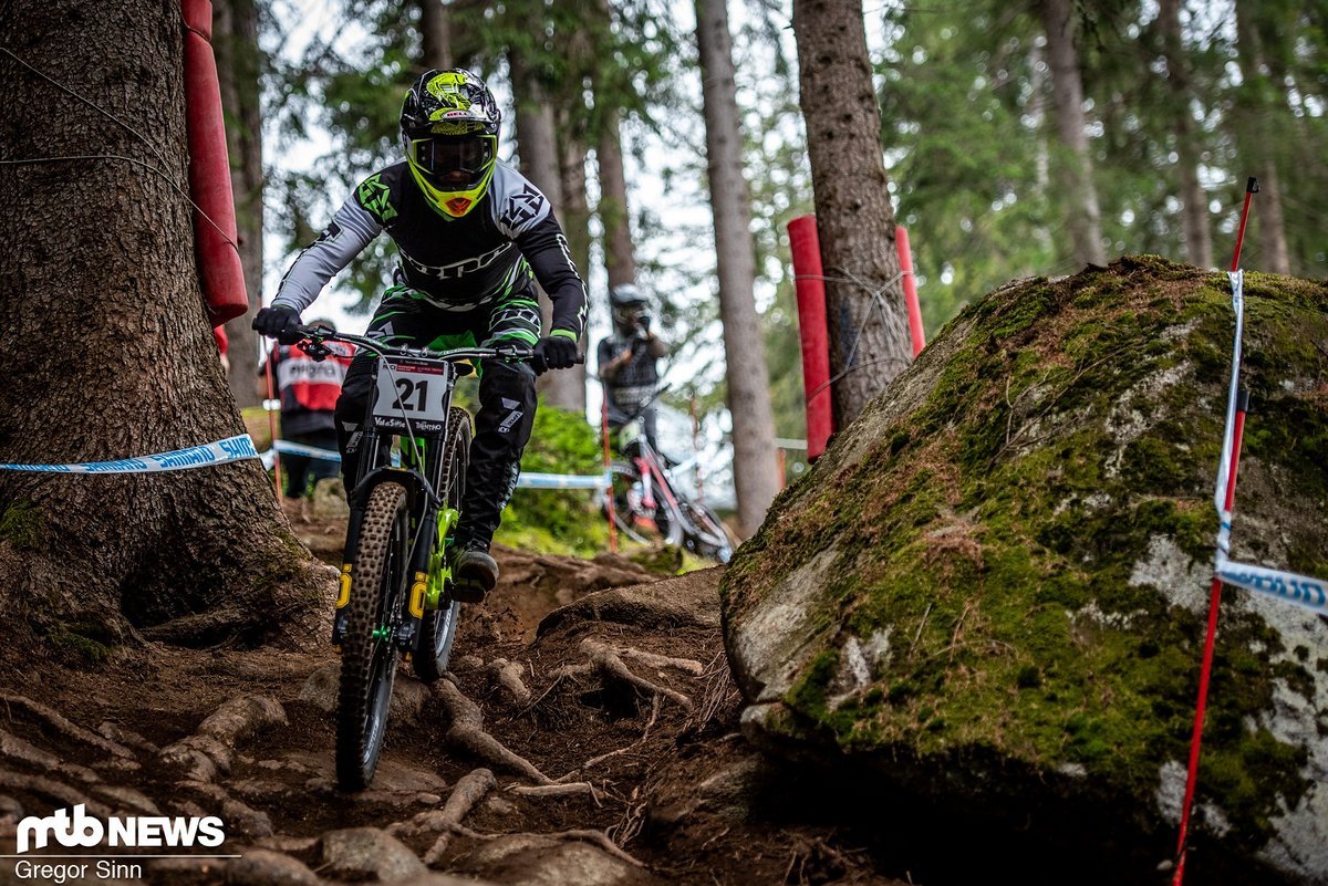 Adam Brayton wird seinem Hope-Team wohl die Stange halten, könnte 2019 jedoch auf einem Nukeproof-Rahmen unterwegs sein Adam Brayton wird seinem Hope-Team wohl die Stange halten, könnte 2019 jedoch auf einem Nukeproof-Rahmen unterwegs sein