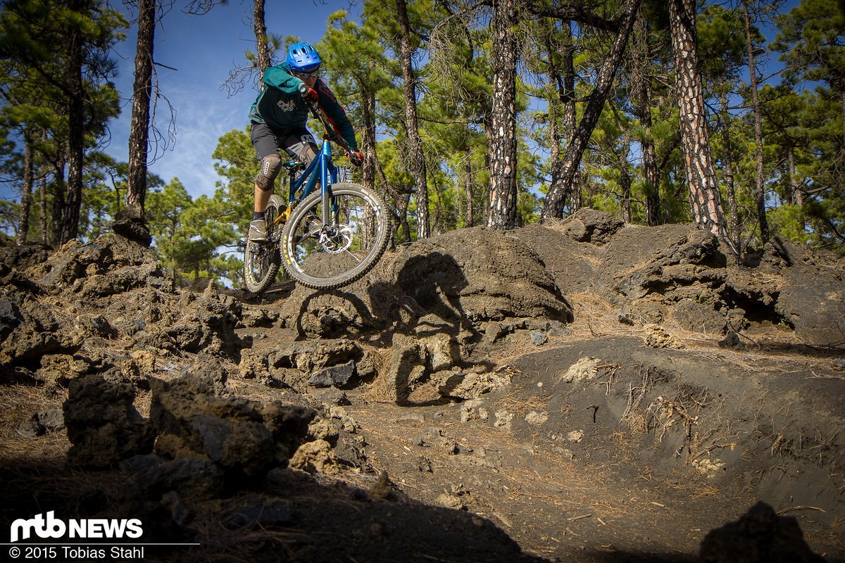 Vollgas: der Tune Wunderbar ist mit einer Gewichtsbeschränkung von 110 kg und Freigabe für Downhill-Strecken auch dann noch im Rennen, wenn es anspruchsvoller wird Vollgas: der Tune Wunderbar ist mit einer Gewichtsbeschränkung von 110 kg und Freigabe für Downhill-Strecken auch dann noch im Rennen, wenn es anspruchsvoller wird