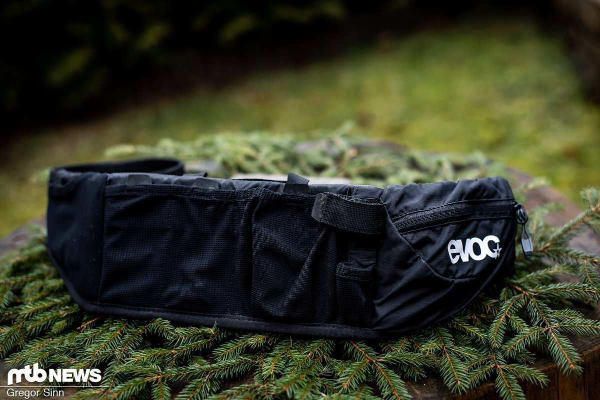 Während der vergangenen Saison haben wir uns so an den Evoc Race Belt gewöhnt, dass wir kaum noch darauf verzichten können Während der vergangenen Saison haben wir uns so an den Evoc Race Belt gewöhnt, dass wir kaum noch darauf verzichten können