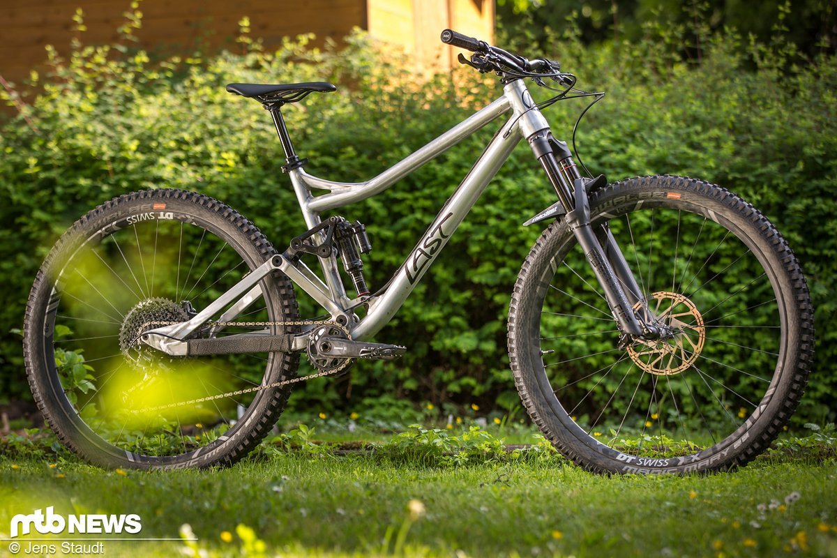 Neben dem Glen bekam ein weiteres Konzeptbike eine sehr extreme Geometrie verpasst, um die Grenzen des machbaren auszuloten Neben dem Glen bekam ein weiteres Konzeptbike eine sehr extreme Geometrie verpasst, um die Grenzen des machbaren auszuloten
