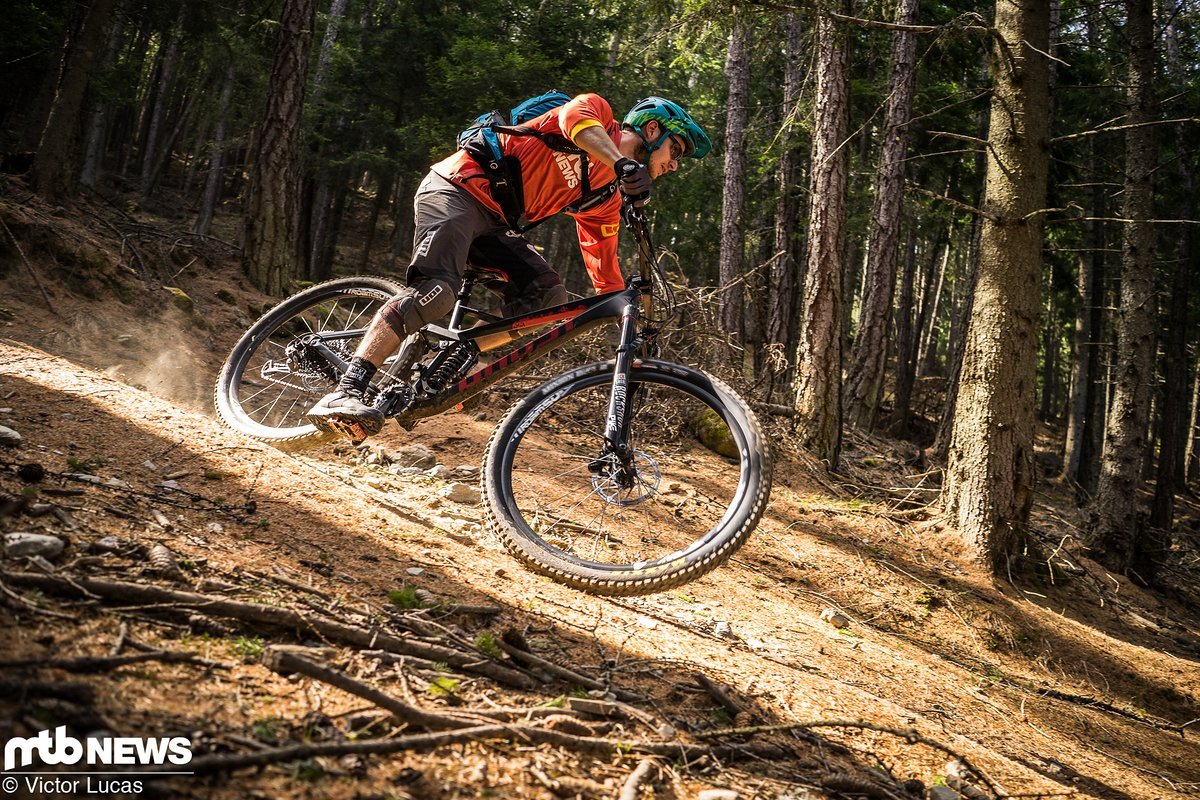 Ihr möchtet die neue SRAM GX Eagle-Schaltgruppe gerne selbst auf Herz und Nieren überprüfen? Ihr möchtet die neue SRAM GX Eagle-Schaltgruppe gerne selbst auf Herz und Nieren überprüfen?
