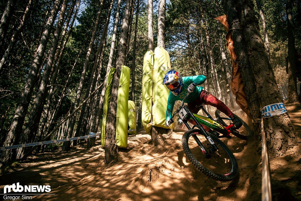 Das ist leider nicht unser Testfahrer, sondern Loïc Bruni. Das ist leider nicht unser Testfahrer, sondern Loïc Bruni.