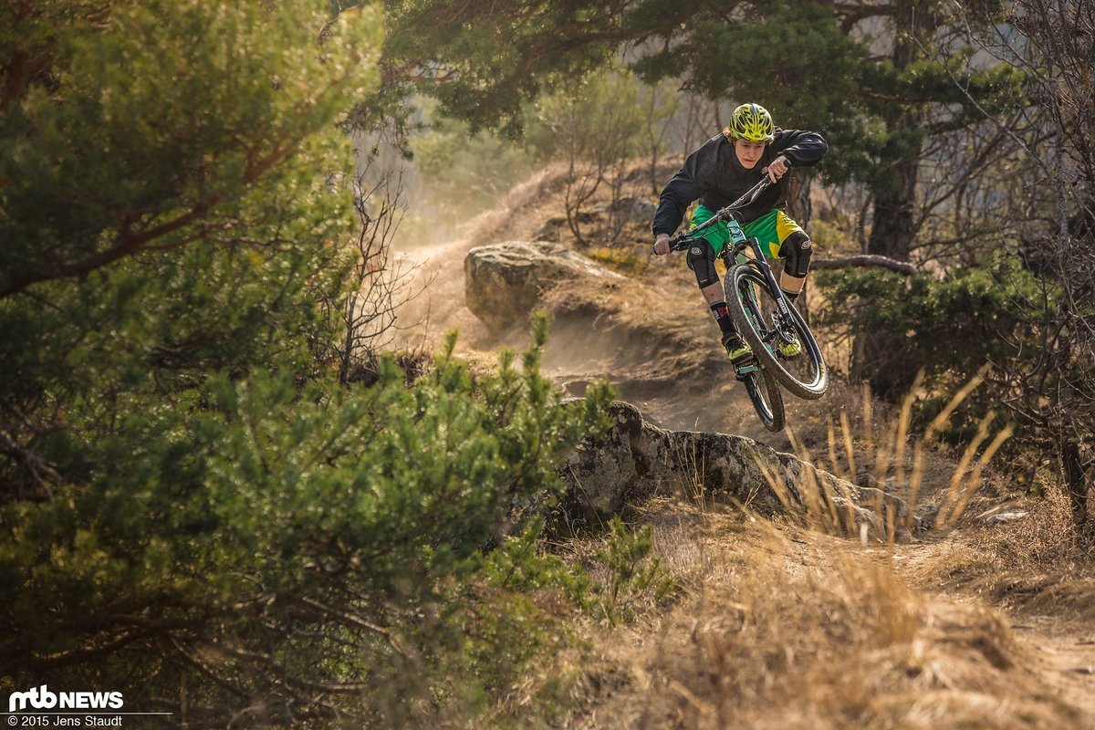 Kein anderes Bike lud so dazu ein es bergab kompromisslos so stehen zu lassen, wie es das Phantom tat. Kein anderes Bike lud so dazu ein es bergab kompromisslos so stehen zu lassen, wie es das Phantom tat.