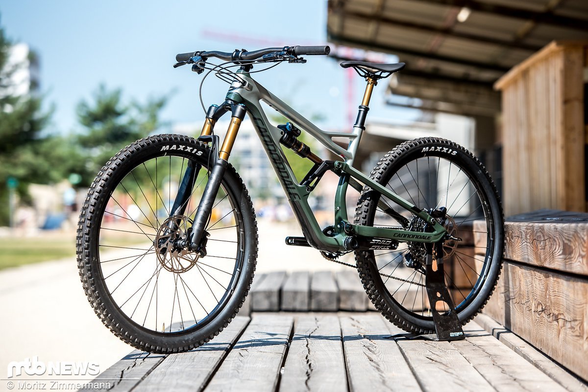 Vorhang auf für das Cannondale Jekyll 29! Nachdem die Amerikaner im vergangenen Jahr die Neuauflage des Jekylls präsentiert haben, gibt es ab August 2018 nun auch eine 29er-Ausführung Vorhang auf für das Cannondale Jekyll 29! Nachdem die Amerikaner im vergangenen Jahr die Neuauflage des Jekylls präsentiert haben, gibt es ab August 2018 nun auch eine 29er-Ausführung