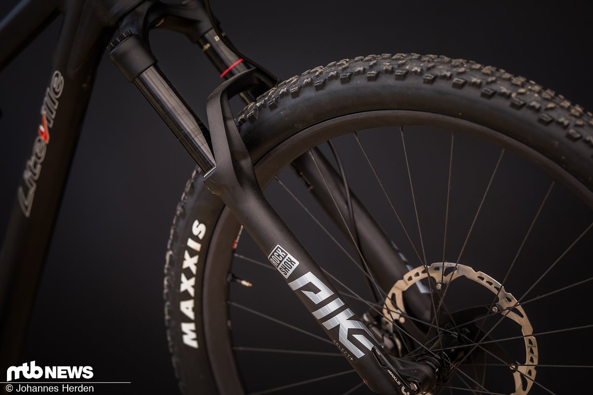 In allen Ausstattungen kommen RockShox Pike Select+ (Trail) oder Lyrik Select+ (Enduro) zum Einsatz. Nur bei der Top-Variante setzt Liteville auf die Ultimate-Version In allen Ausstattungen kommen RockShox Pike Select+ (Trail) oder Lyrik Select+ (Enduro) zum Einsatz. Nur bei der Top-Variante setzt Liteville auf die Ultimate-Version