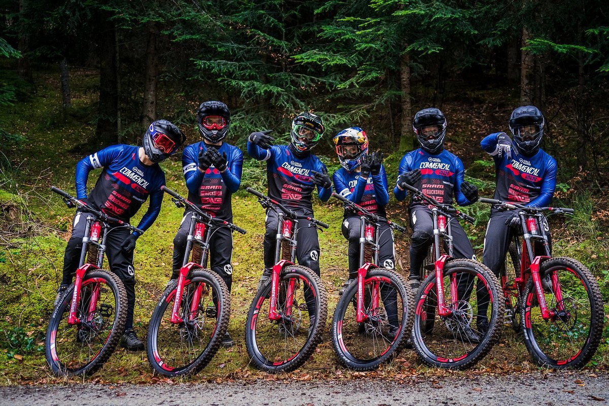 Beim Commençal/Vallnord-Team ändert sich lediglich etwas an den Sponsoren Beim Commençal/Vallnord-Team ändert sich lediglich etwas an den Sponsoren
