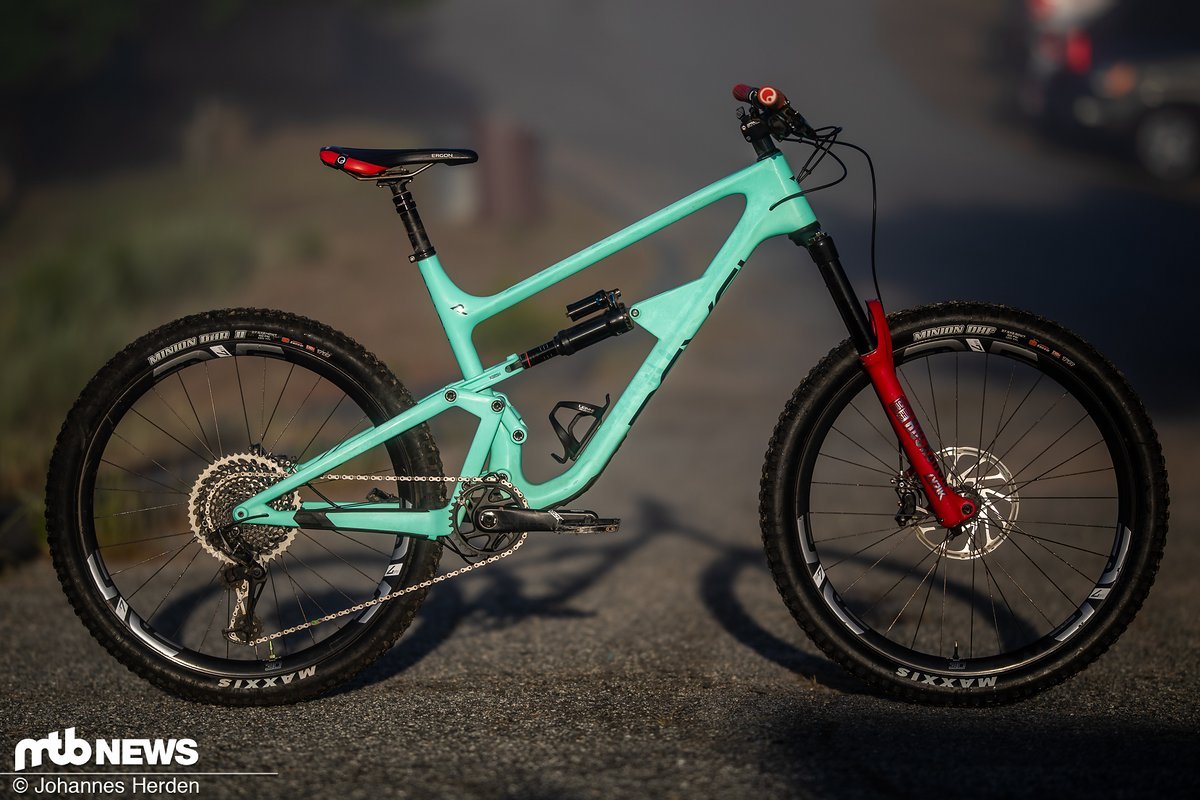Das Revel Rail hatten wir euch bereits vorgestellt – das brandneue Carbon-Bike ist optisch ein echter Knaller Das Revel Rail hatten wir euch bereits vorgestellt – das brandneue Carbon-Bike ist optisch ein echter Knaller