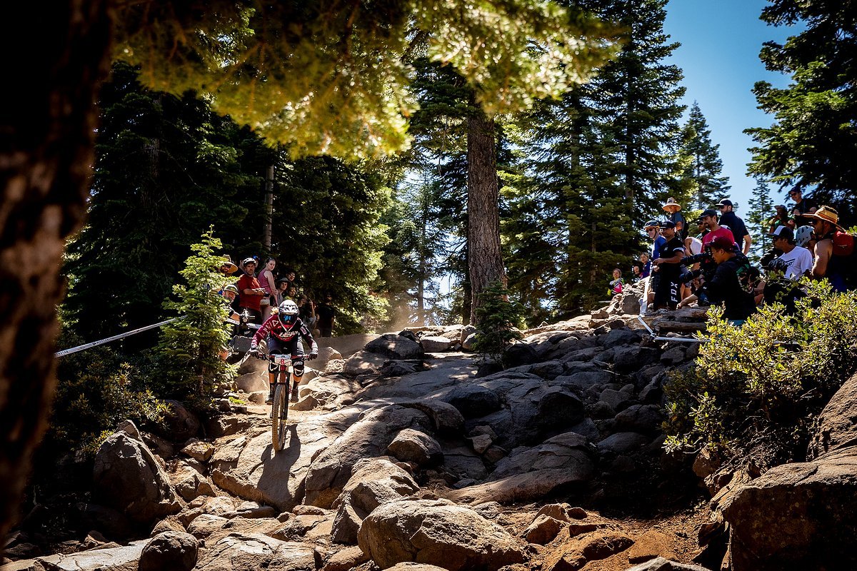 Das Rennen fand ausschließlich im Bikepark statt, die besseren Streckenkenntnisse haben für ein paar Local Hero-Moment gesorgt Das Rennen fand ausschließlich im Bikepark statt, die besseren Streckenkenntnisse haben für ein paar Local Hero-Moment gesorgt