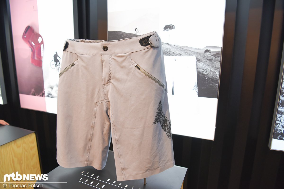 Viel Bewegungsfreiheit durch Zwickel im Schritt und 4-Wege-Stretch, die neue Traze-Hose Viel Bewegungsfreiheit durch Zwickel im Schritt und 4-Wege-Stretch, die neue Traze-Hose