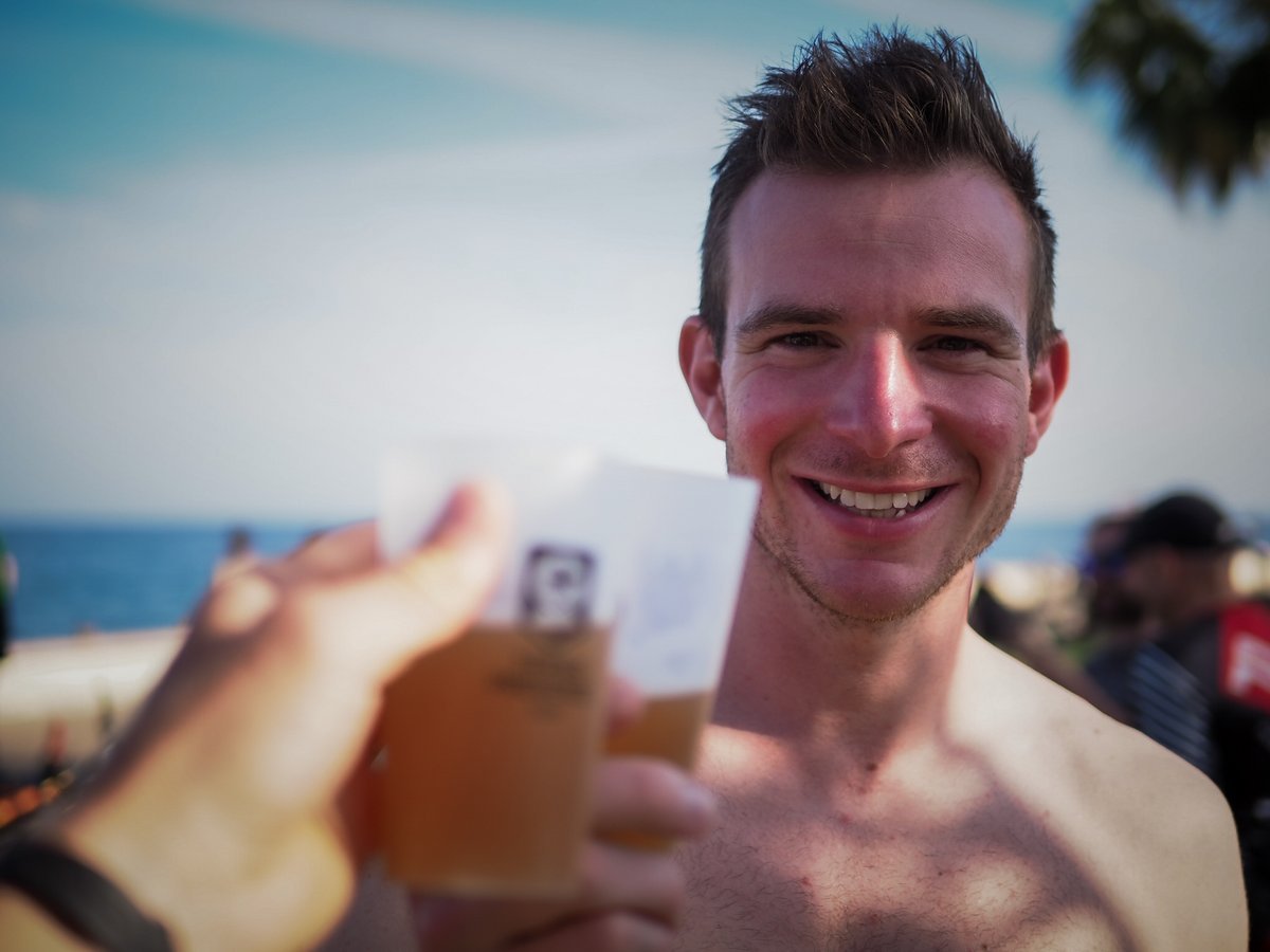 Sommer, Sonne, Stand und Bier gibt's zwar auch ohne Mehrtages-Rennen vorweg, aber so schmeckt das Bier schon ein bisschen besser. Foto: Max Schumann Sommer, Sonne, Stand und Bier gibt's zwar auch ohne Mehrtages-Rennen vorweg, aber so schmeckt das Bier schon ein bisschen besser. Foto: Max Schumann