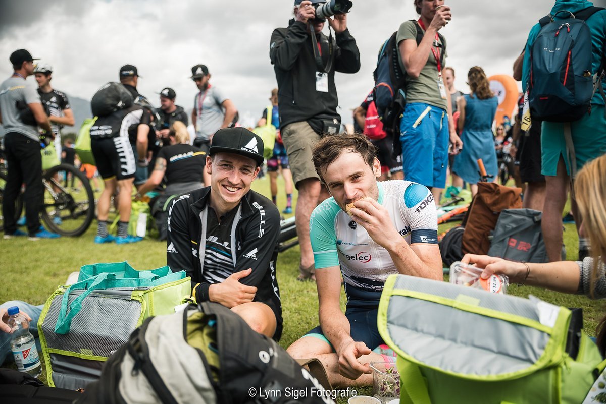 Seit diesem Jahr engagieren sich die Beiden für den Schwarzwälder Mountainbike Cup und bieten somit etlichen Kids eine Möglichkeit, auf Rennen ihrem Hobby nachzugehen. Seit diesem Jahr engagieren sich die Beiden für den Schwarzwälder Mountainbike Cup und bieten somit etlichen Kids eine Möglichkeit, auf Rennen ihrem Hobby nachzugehen.