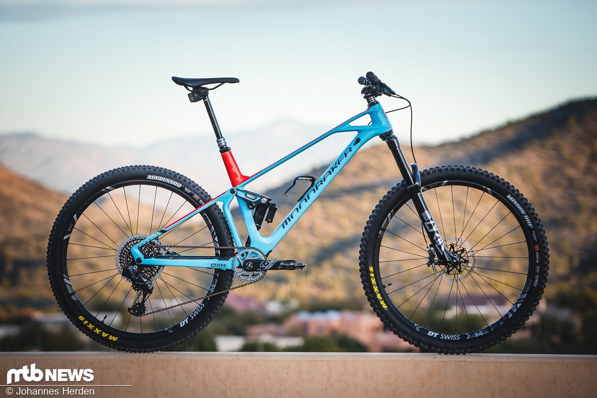 Das Mondraker Foxy XR Testbike mit montierter SRAM Eagle AXS-Schaltung Das Mondraker Foxy XR Testbike mit montierter SRAM Eagle AXS-Schaltung