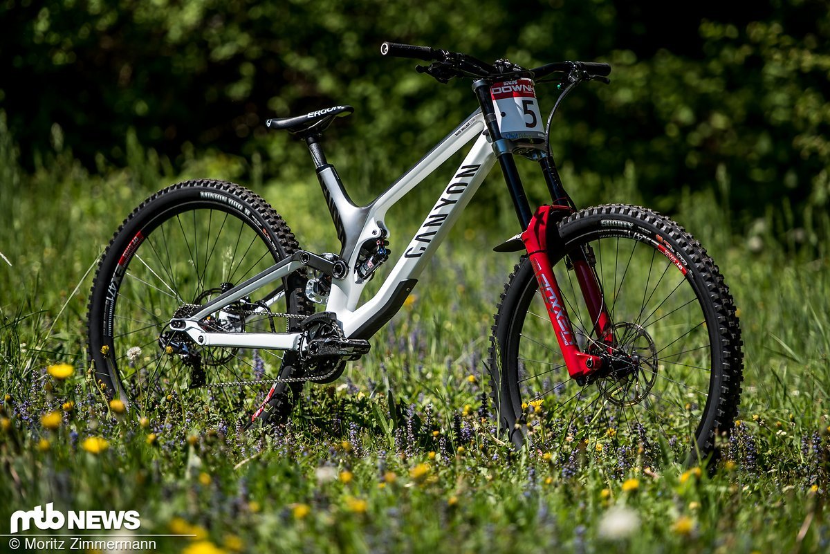 Das Canyon Factory Racing Team ist ab sofort zumindest teilweise auf 29" großen Laufrädern unterwegs Das Canyon Factory Racing Team ist ab sofort zumindest teilweise auf 29" großen Laufrädern unterwegs