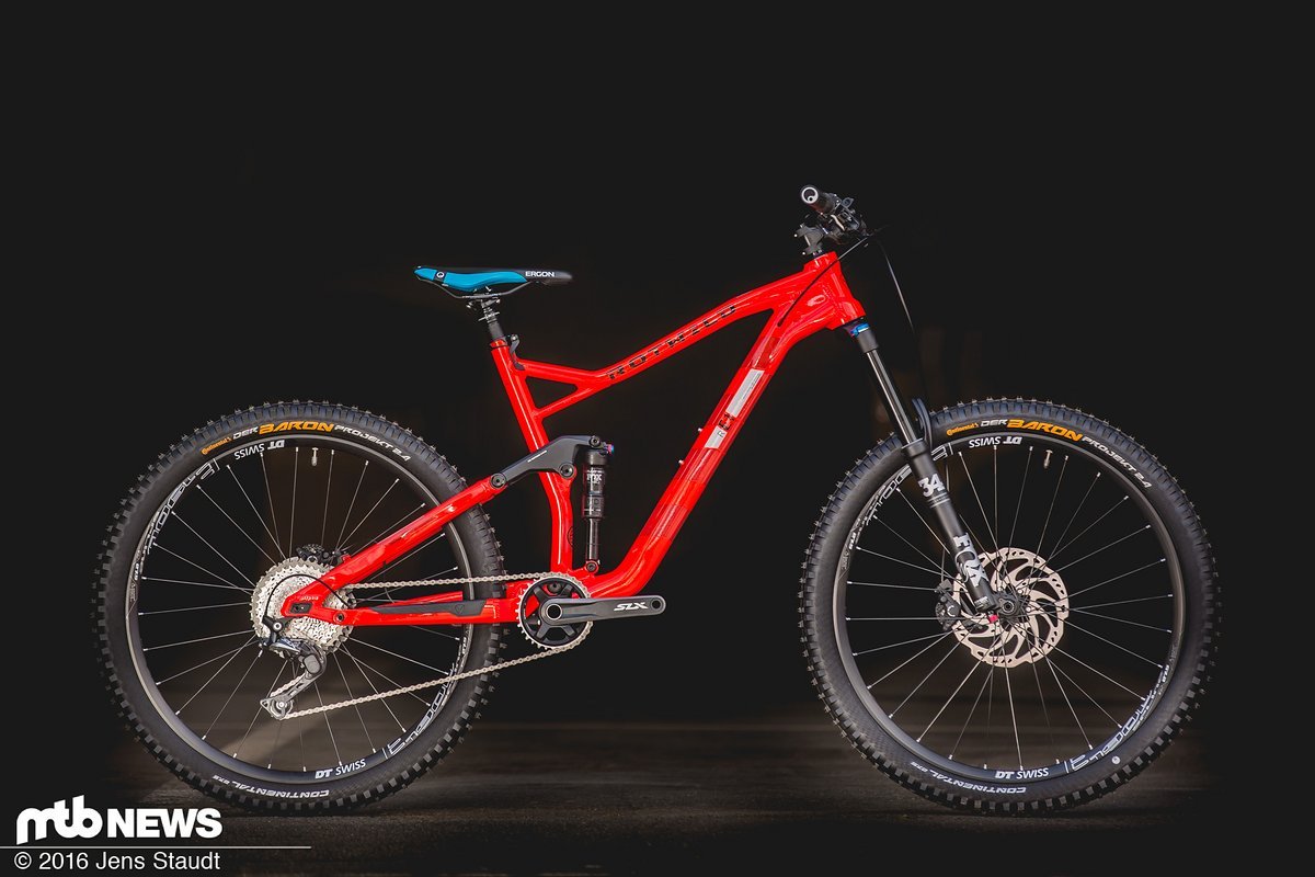 R.E1 FS heißt das für 2017 komplett überarbeitete Enduro-Geschoss von Rotwild R.E1 FS heißt das für 2017 komplett überarbeitete Enduro-Geschoss von Rotwild