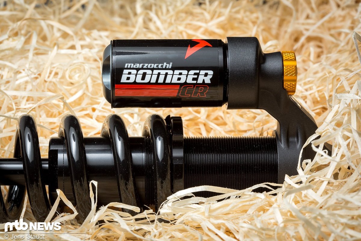 Mit dem Marzocchi Bomber CR-Dämpfer wird das Produktsortiment der Traditionsherstellers komplettiert Mit dem Marzocchi Bomber CR-Dämpfer wird das Produktsortiment der Traditionsherstellers komplettiert