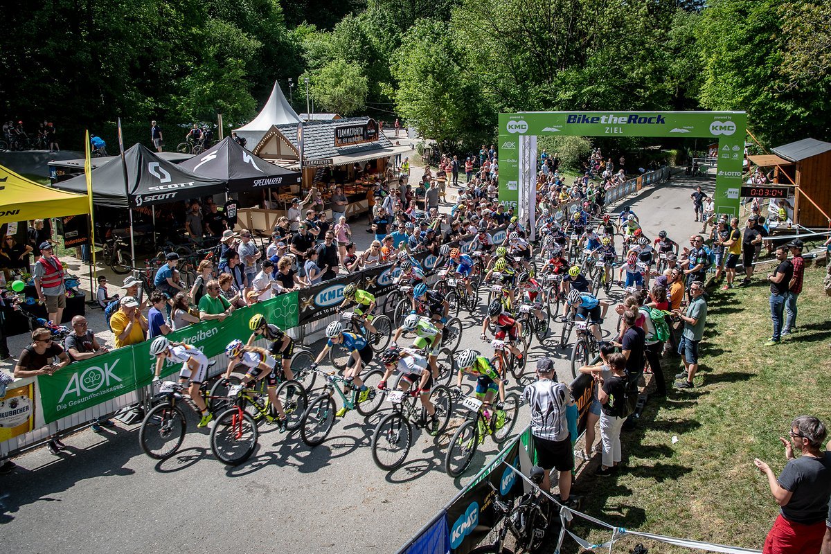 Das BiketheRock-Festival in Heubach gilt in der Szene inzwischen als Klassiker: Ranghafte Namen geben sich in jedem Jahr die Ehre, wenn es rund um den Rosenstein geht Das BiketheRock-Festival in Heubach gilt in der Szene inzwischen als Klassiker: Ranghafte Namen geben sich in jedem Jahr die Ehre, wenn es rund um den Rosenstein geht