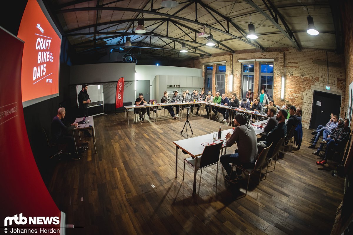Das sieht man so eigentlich nie: In verschiedenen Workshops und Runden konnten die Leute, die einige der interessantesten deutschen Fahrrad-Firmen ins Leben gerufen haben, über unterschiedliche Themen diskutieren Das sieht man so eigentlich nie: In verschiedenen Workshops und Runden konnten die Leute, die einige der interessantesten deutschen Fahrrad-Firmen ins Leben gerufen haben, über unterschiedliche Themen diskutieren