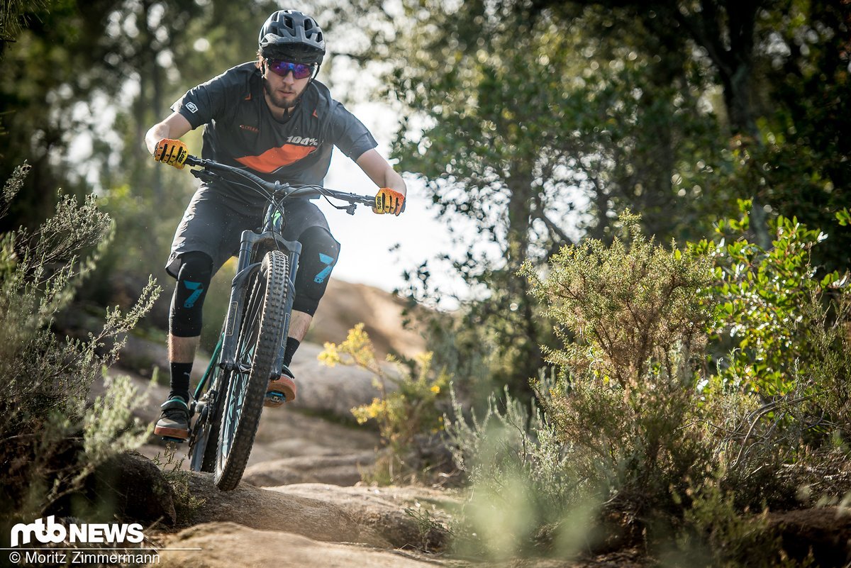 Welches Bike überzeugt im knallharten High Speed-Einsatz am meisten? Welcher Bolide hat auf flachen Trails die Nase vorn? Und welches der sieben Enduro Race-Bikes in unserem Test bietet aus unserer Sicht das beste Preis-Leistungs-Verhältnis? Welches Bike überzeugt im knallharten High Speed-Einsatz am meisten? Welcher Bolide hat auf flachen Trails die Nase vorn? Und welches der sieben Enduro Race-Bikes in unserem Test bietet aus unserer Sicht das beste Preis-Leistungs-Verhältnis?