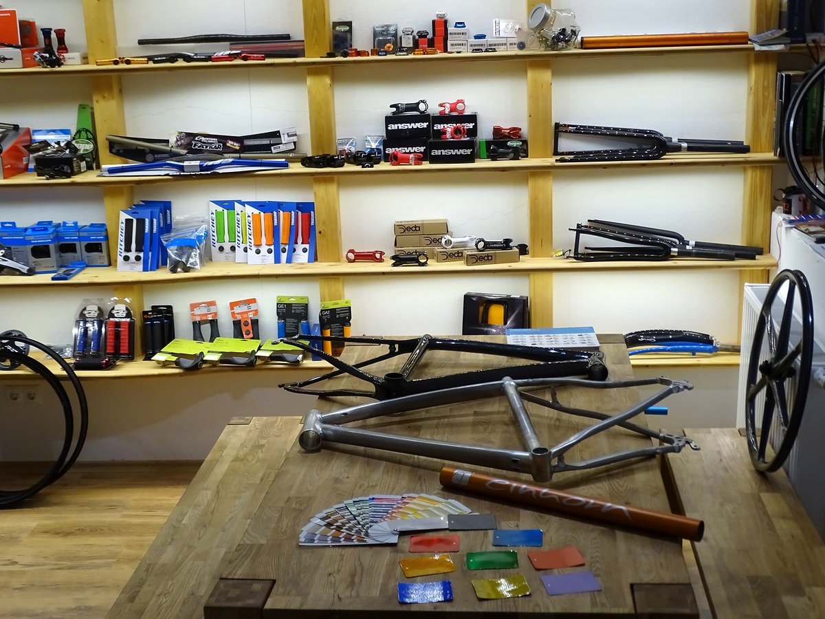Viele Materialien und Anbauteile liegen vor Ort bereit Viele Materialien und Anbauteile liegen vor Ort bereit
