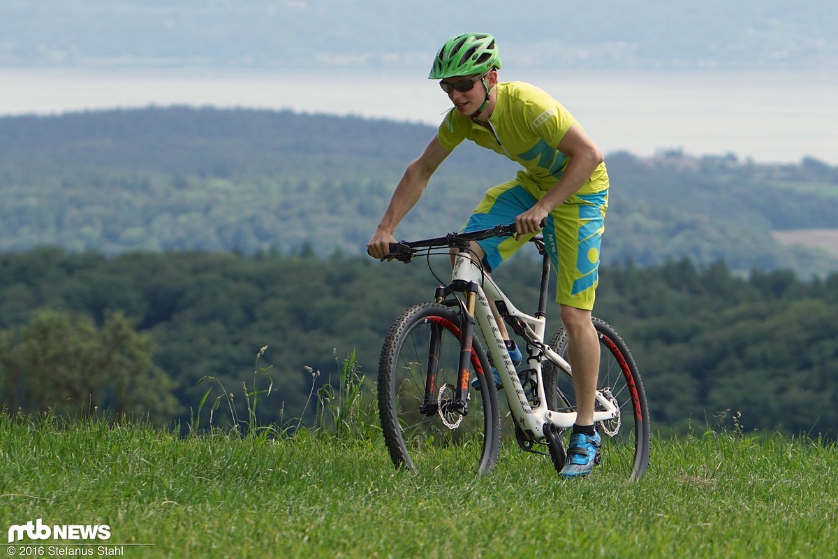 Der bike ahead composites THEflatbar hat sich in unserem Praxiseinsatz bewährt Der bike ahead composites THEflatbar hat sich in unserem Praxiseinsatz bewährt
