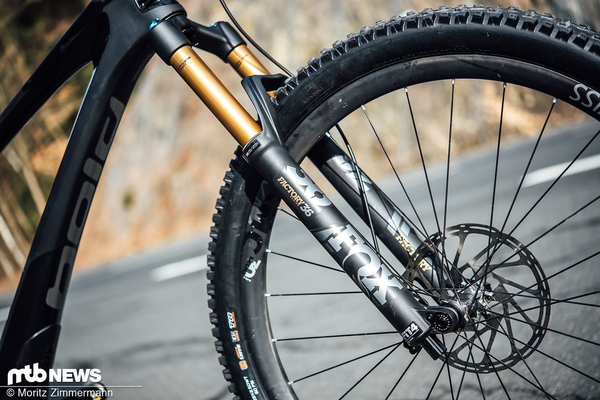 Unser Testbike war mit einer Fox 36 Fit4-Federgabel mit 160 mm Federweg ausgestattet Unser Testbike war mit einer Fox 36 Fit4-Federgabel mit 160 mm Federweg ausgestattet