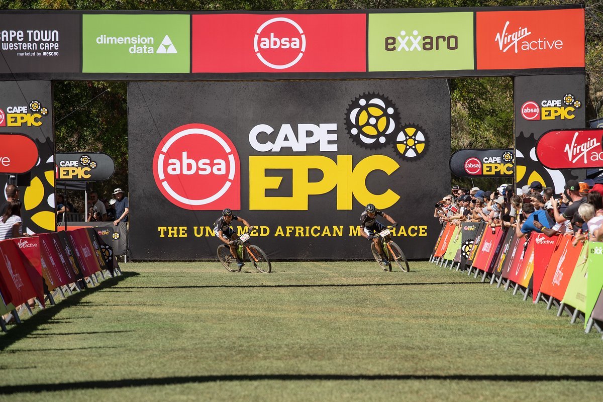 Zum vorletzten mal für dieses Jahr überqueren wir die Ziellinie beim Cape Epic. Rang sieben für uns heute! Zum vorletzten mal für dieses Jahr überqueren wir die Ziellinie beim Cape Epic. Rang sieben für uns heute!