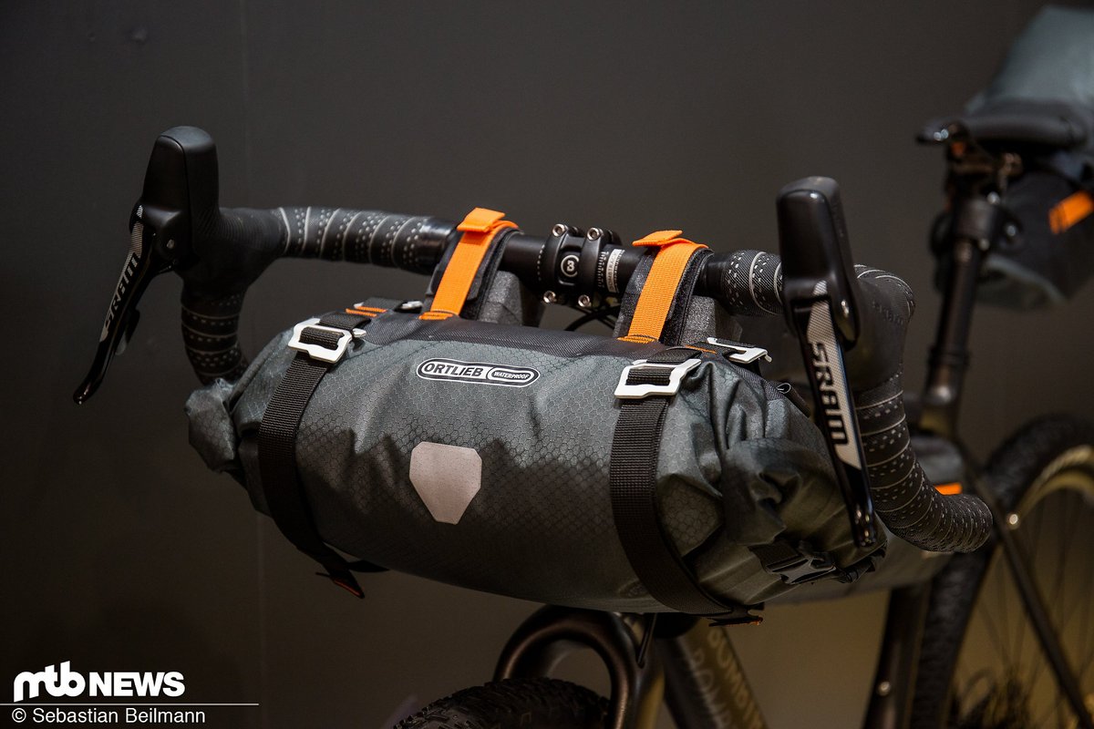 Das Ortlieb Handlebar Pack S mit 9 l Volumen und einem Gewicht von 375 g ist für 99,99 € erhältlich Das Ortlieb Handlebar Pack S mit 9 l Volumen und einem Gewicht von 375 g ist für 99,99 € erhältlich