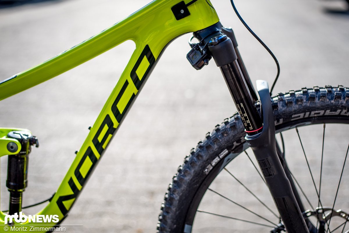 Sieht so die Zukunft aus? Mit dem ShockWiz präsentiert Quarq ein tolles Gadget, von dem mit Sicherheit zahlreiche Biker profitieren können Sieht so die Zukunft aus? Mit dem ShockWiz präsentiert Quarq ein tolles Gadget, von dem mit Sicherheit zahlreiche Biker profitieren können