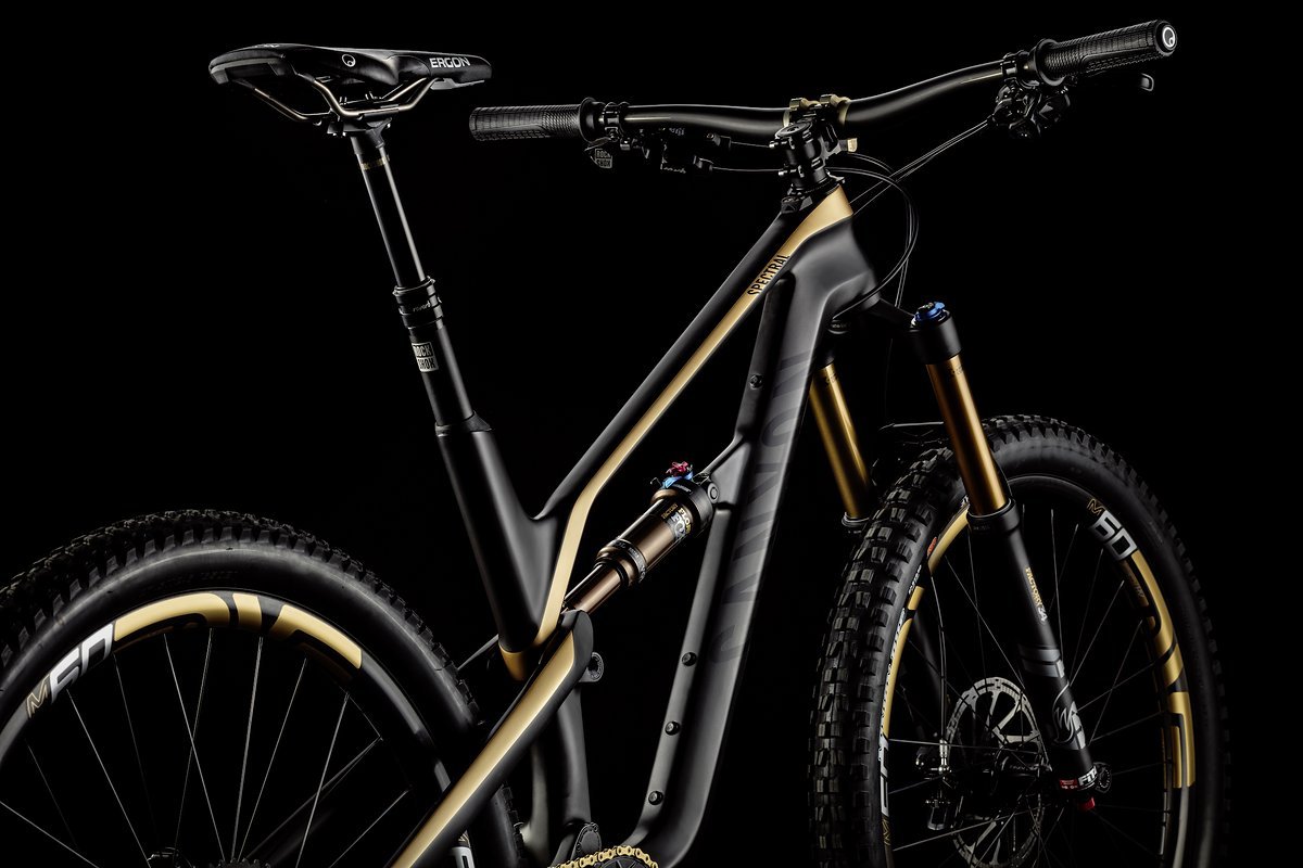 Das brandneue Canyon Spectral – das Modell ist mittlerweile ein Klassiker im Portfolio der Koblenzer und bietet ein super Preis-Leistungsverhältnis. Das brandneue Canyon Spectral – das Modell ist mittlerweile ein Klassiker im Portfolio der Koblenzer und bietet ein super Preis-Leistungsverhältnis.