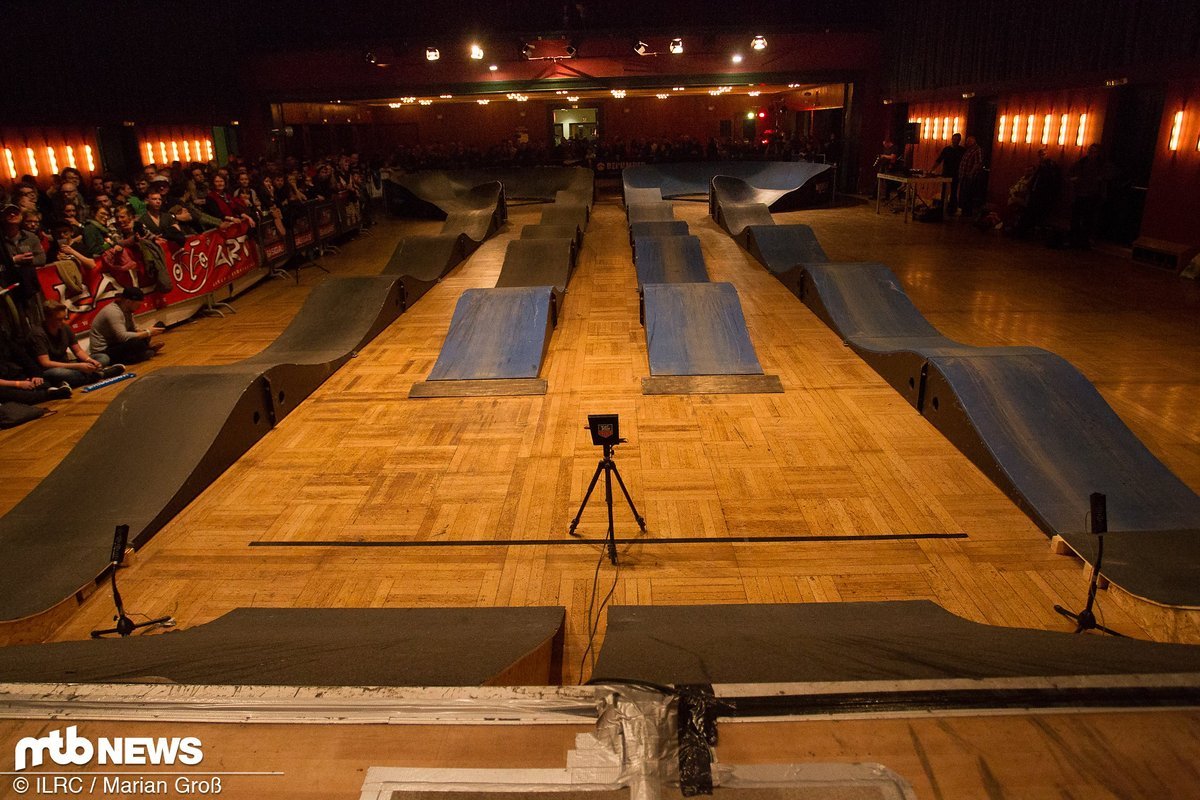 Das UCI Reglement zeigt viele verschiedene Möglichkeiten zur Durchführung eines Pumptrack-Rennens auf Das UCI Reglement zeigt viele verschiedene Möglichkeiten zur Durchführung eines Pumptrack-Rennens auf