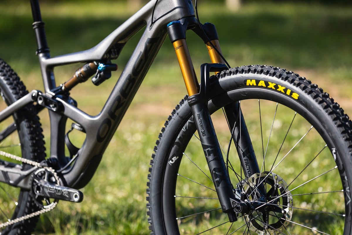 Ausgelegt ist das neue Orbea Occam eigentlich auf 140 mm Federweg vorne und hinten Ausgelegt ist das neue Orbea Occam eigentlich auf 140 mm Federweg vorne und hinten
