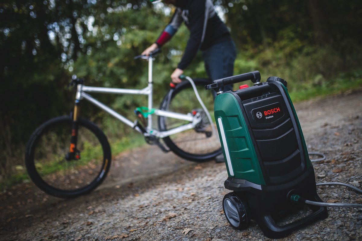 Kompakt, robust und das kraftvollste Gerät, das wir bislang getestet haben: Der Bosch Fontus kann überzeugen. Der Preis ist allerdings happig. Kompakt, robust und das kraftvollste Gerät, das wir bislang getestet haben: Der Bosch Fontus kann überzeugen. Der Preis ist allerdings happig.