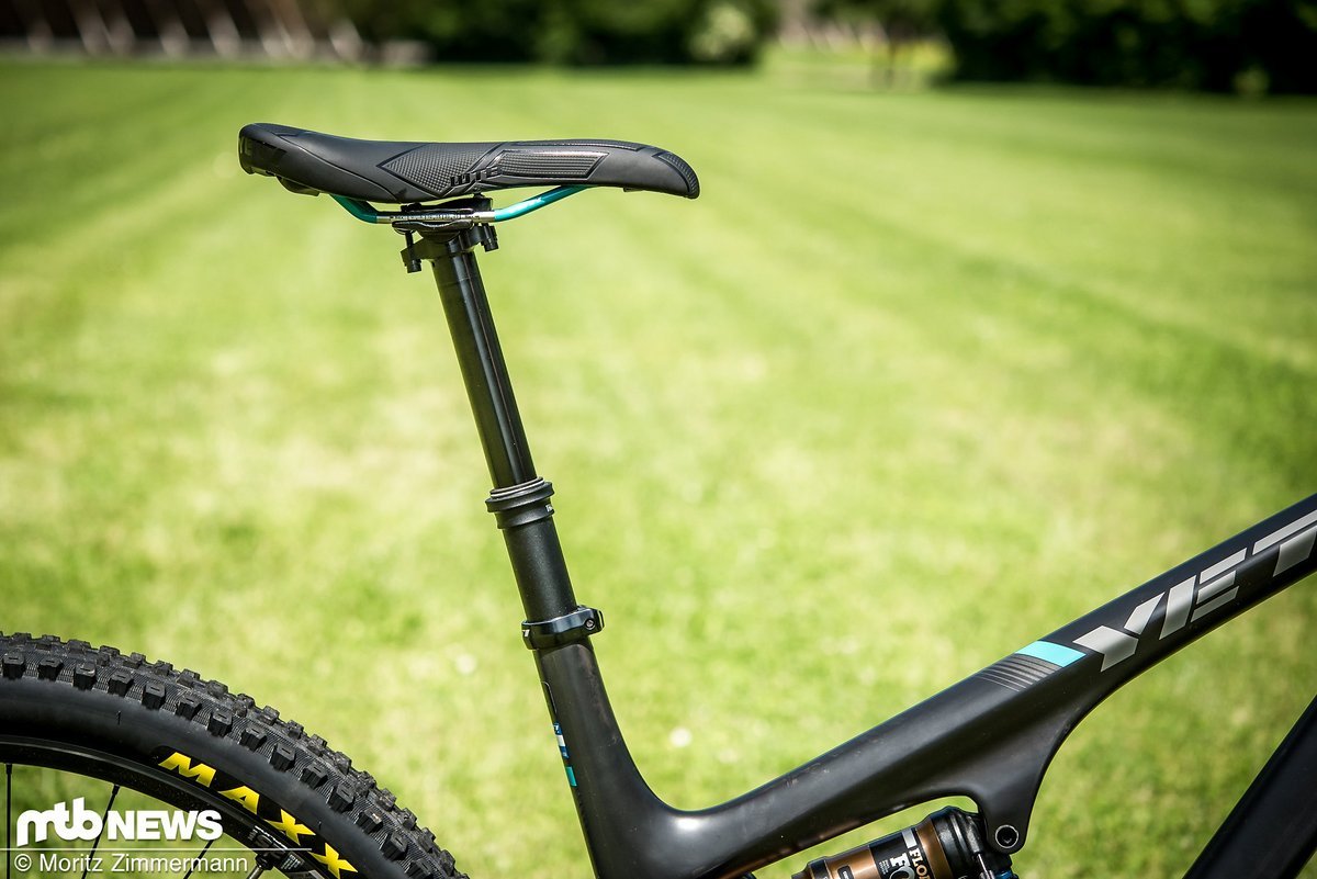 Die Funktion der Fox Transfer Performance-Sattelstütze ist zwar über jeden Zweifel erhaben, trotzdem findet man sie aufgrund des hohen Gewichts gewöhnlich nicht an XC-Bikes. Die Funktion der Fox Transfer Performance-Sattelstütze ist zwar über jeden Zweifel erhaben, trotzdem findet man sie aufgrund des hohen Gewichts gewöhnlich nicht an XC-Bikes.