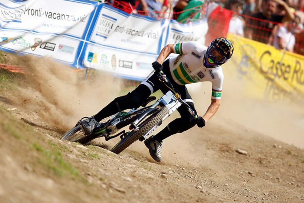 Sam Hill in einem geschichtsträchtigen Moment Sam Hill in einem geschichtsträchtigen Moment
