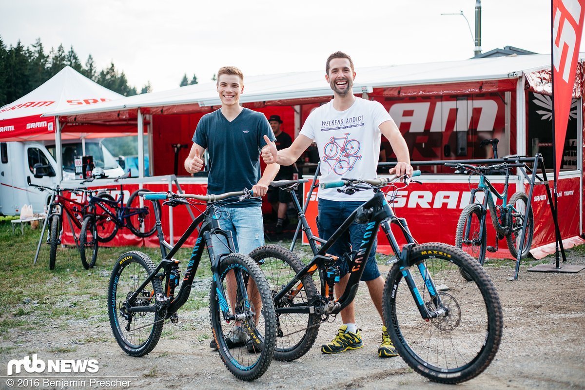 Eric und Martin sind die beiden glücklichen Gewinner des SRAM Eagle-Usertests – bei der deutschen Enduro-Meisterschaft in Schöneck konnten die beiden die brandneue 12-fach Schaltung direkt auf Herz und Nieren überprüfen! Eric und Martin sind die beiden glücklichen Gewinner des SRAM Eagle-Usertests – bei der deutschen Enduro-Meisterschaft in Schöneck konnten die beiden die brandneue 12-fach Schaltung direkt auf Herz und Nieren überprüfen!