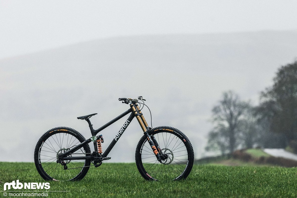 Der erste Prototyp des neuen Atherton Downhill-Bikes macht schon einiges her Der erste Prototyp des neuen Atherton Downhill-Bikes macht schon einiges her