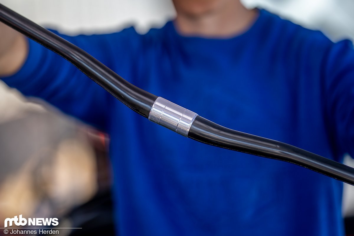 Der neue 77Desingz Carbon-Lenker verfügt über einen Durchmesser von 33 mm Der neue 77Desingz Carbon-Lenker verfügt über einen Durchmesser von 33 mm