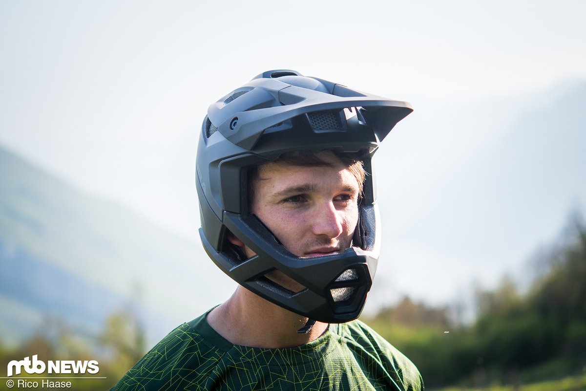 Mit dem Endura MT 500 Full Face stellen die Schotten einen gelungenen Enduro-Helm vor Mit dem Endura MT 500 Full Face stellen die Schotten einen gelungenen Enduro-Helm vor