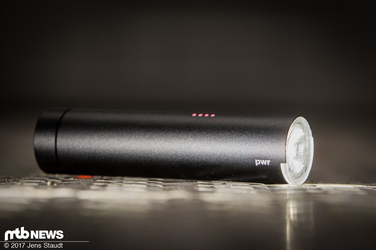 In Riva wurde uns die PWR Commuter & PWR Rider mit jeweils 450 Lumen vorgestellt In Riva wurde uns die PWR Commuter & PWR Rider mit jeweils 450 Lumen vorgestellt