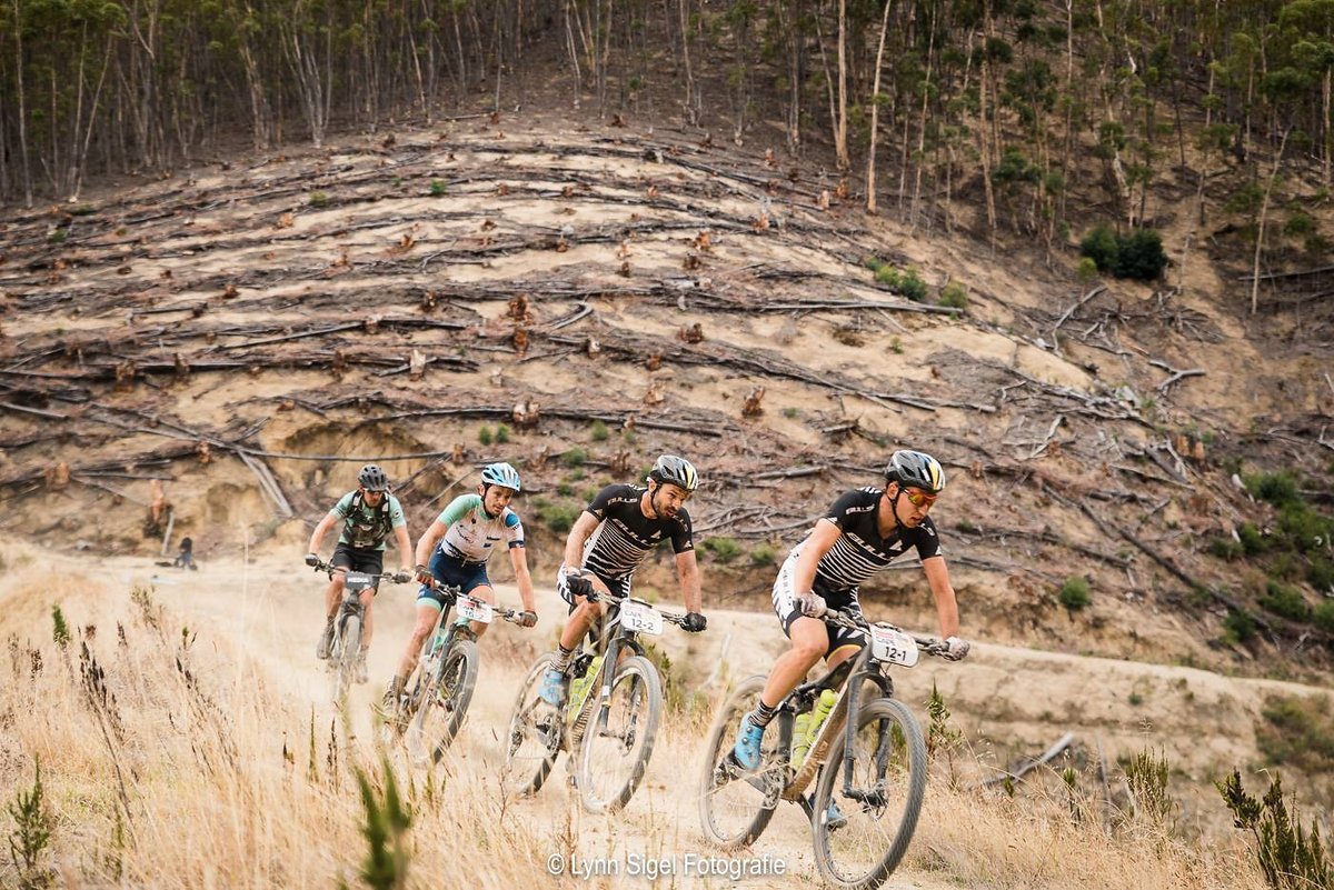 Im vergangenen Jahr waren die Beiden noch aktiv im Rennen unterwegs. Dieses Jahr ist Markus als Medienbetreuer beim Cape Epic im Einsatz. Im vergangenen Jahr waren die Beiden noch aktiv im Rennen unterwegs. Dieses Jahr ist Markus als Medienbetreuer beim Cape Epic im Einsatz.